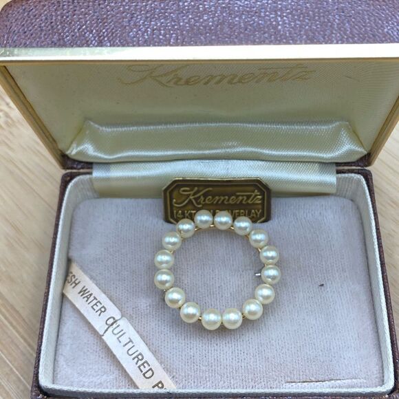 Antique Krementz 14K gold overlay 16 freshwater pearl brooch with original box - Picture 6 of 7